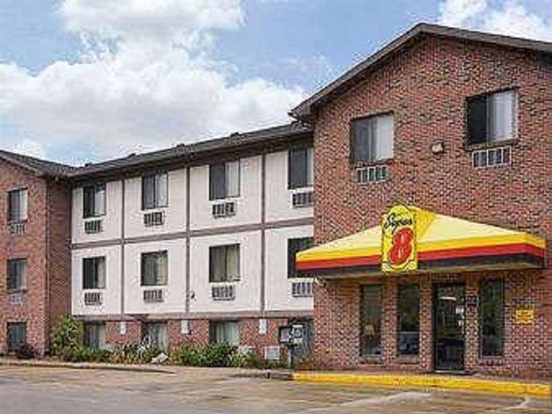 Super 8 By Wyndham Omaha/west Dodge Omaha