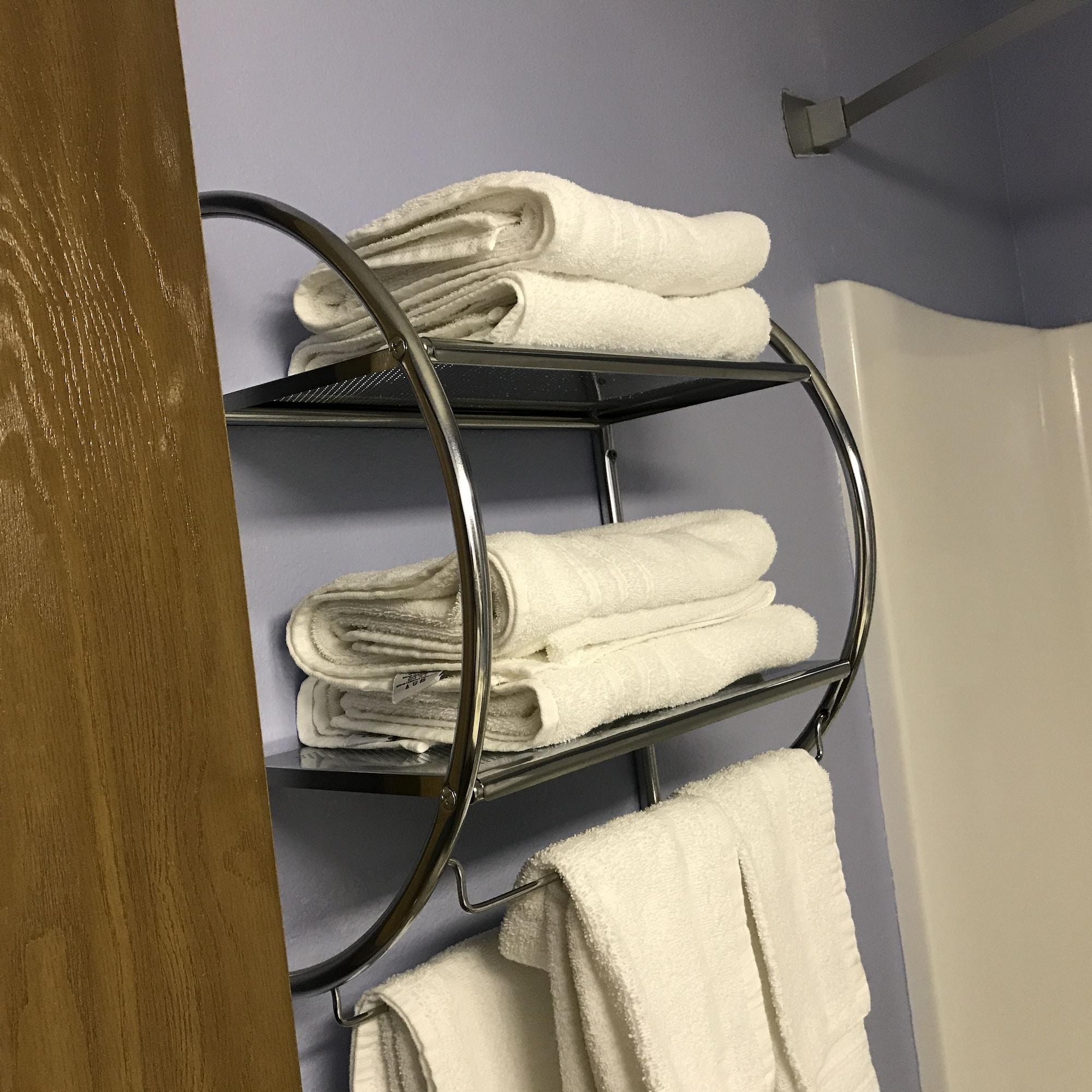 Super 8 By Wyndham Omaha/west Dodge Omaha