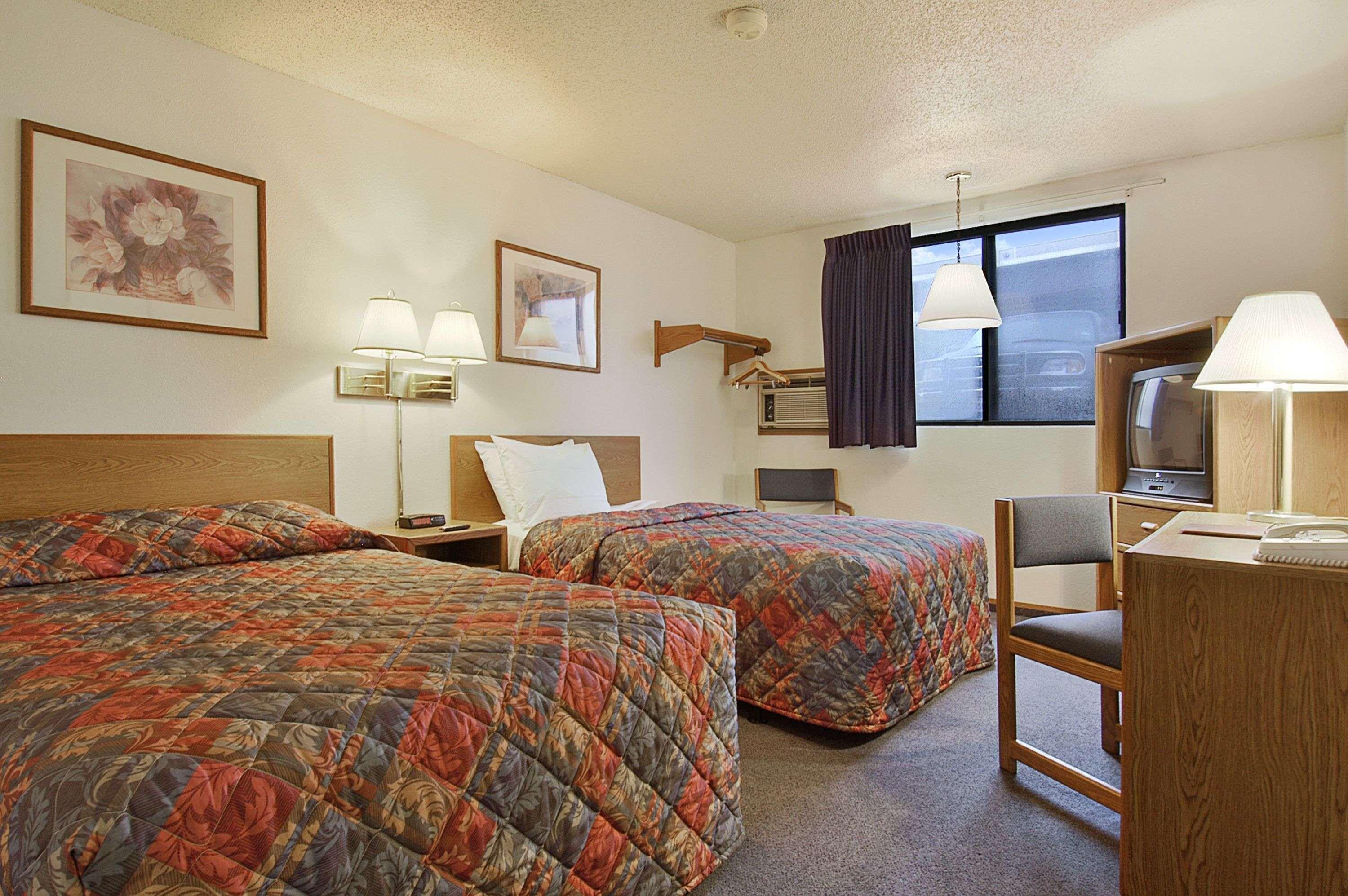 Motel Super 8 By Wyndham Omaha/west Dodge