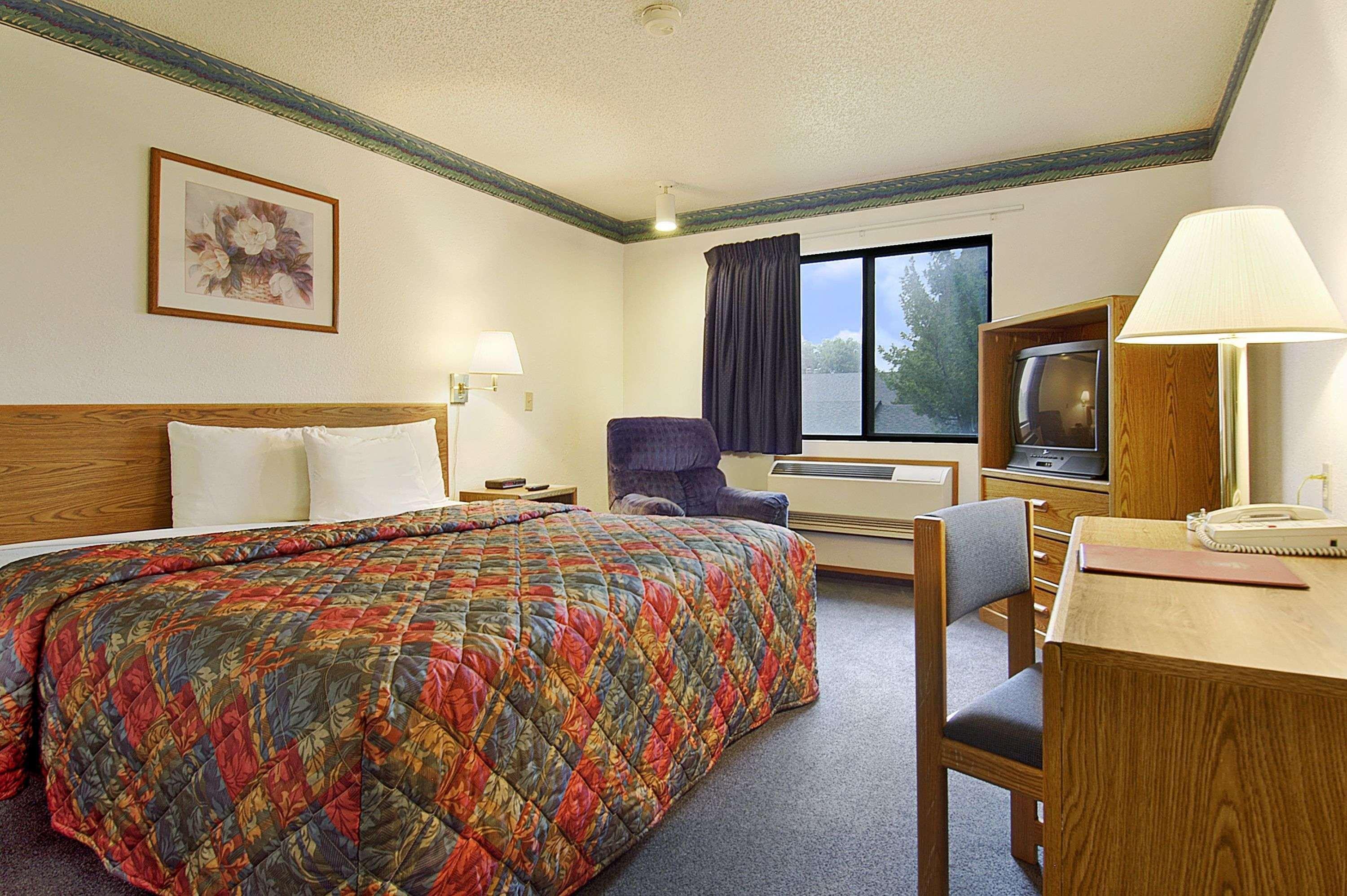 Motel Super 8 By Wyndham Omaha/west Dodge